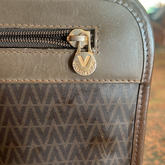 Mario Valentino Vintage V Logo Clutch EUC - Picture 2 of 11